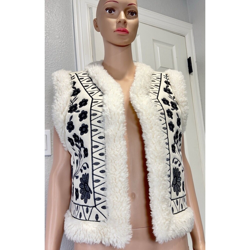 House of Harlow 1960 Sherpa Vest One Size Embroidered Floral Boho Western NWT